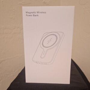 Magnetic Wireless Power Bank -